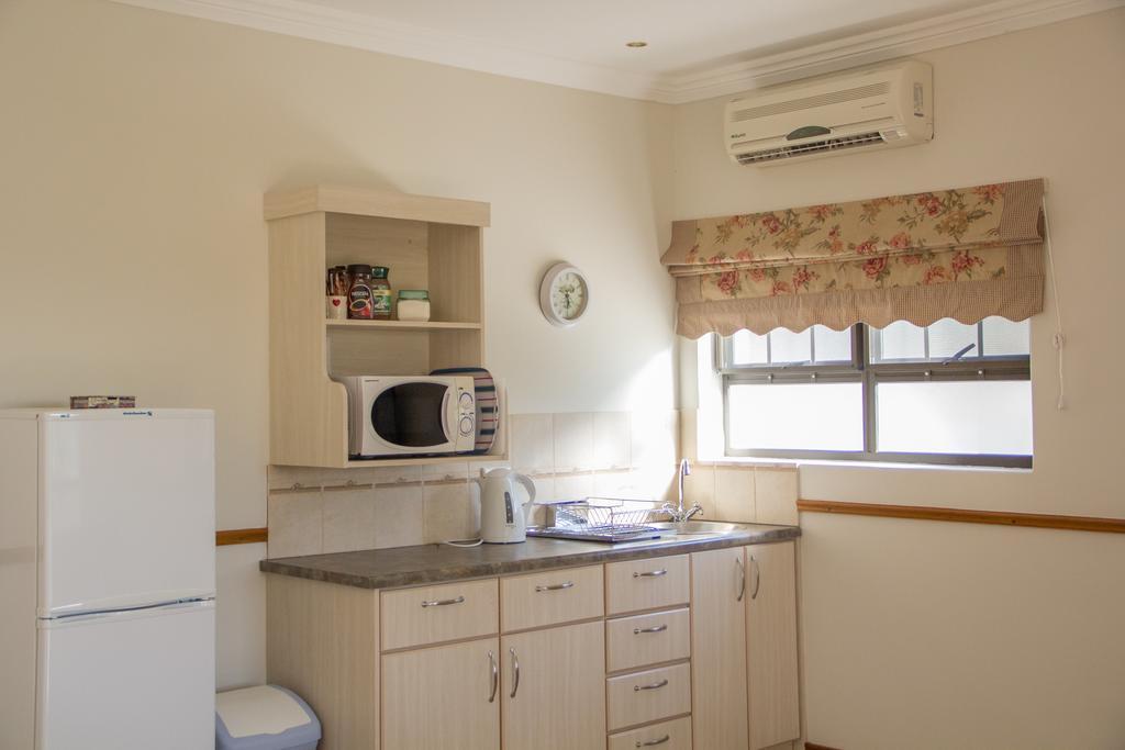 Oewerpalms View Hotel Oudtshoorn Ngoại thất bức ảnh